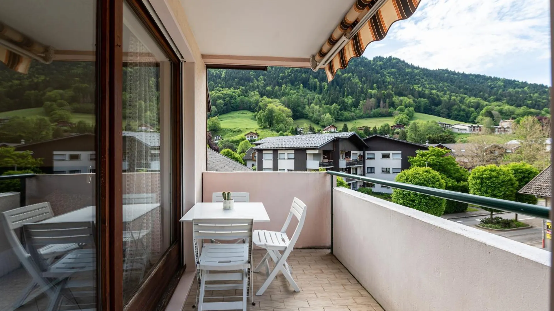 公寓 Residence Du Parc 通内